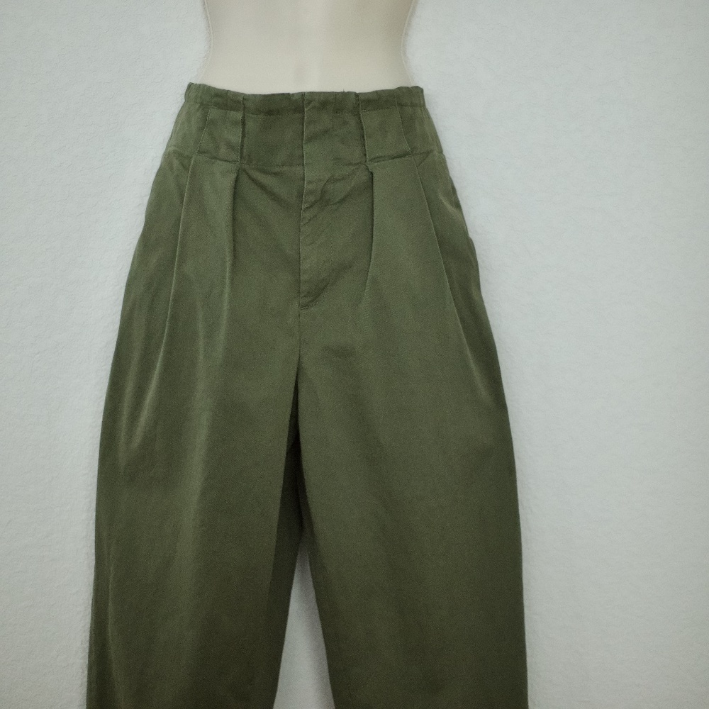 Banana Republic Pleated Twill Olive Pants 6